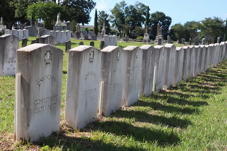 Headstones marking deaths of Confederate soldiers during the US civil war.