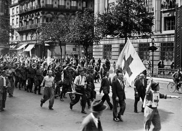 Les Allemands et la libération de Paris, août 1944 : quand les occupants  deviennent prisonniers