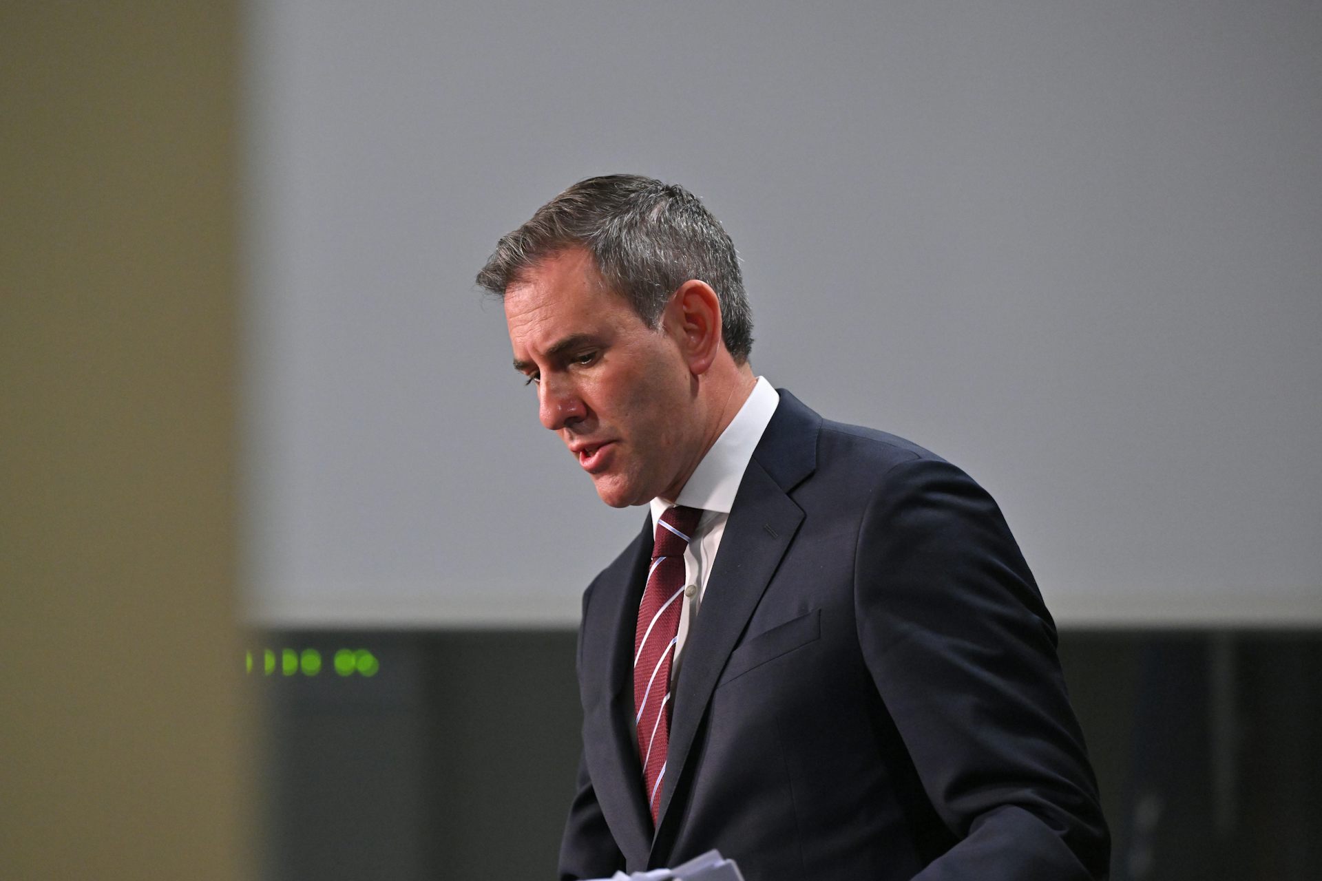 Albanese Backs Chalmers in RBA Rate Controversy Economy in Focus