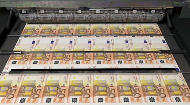 Por qué no imprimen más dinero si hace falta?