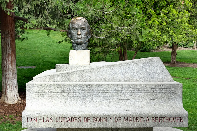 Monumento en honor a Ludwig van Beethoven en el madrileño Parque de Berlín.