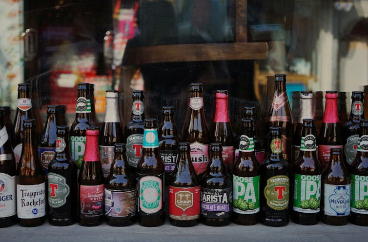Plusieurs bières en bouteilles de brasseries différentes