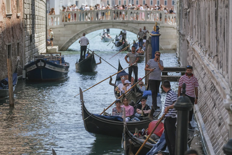 image of crowded Venice waterway