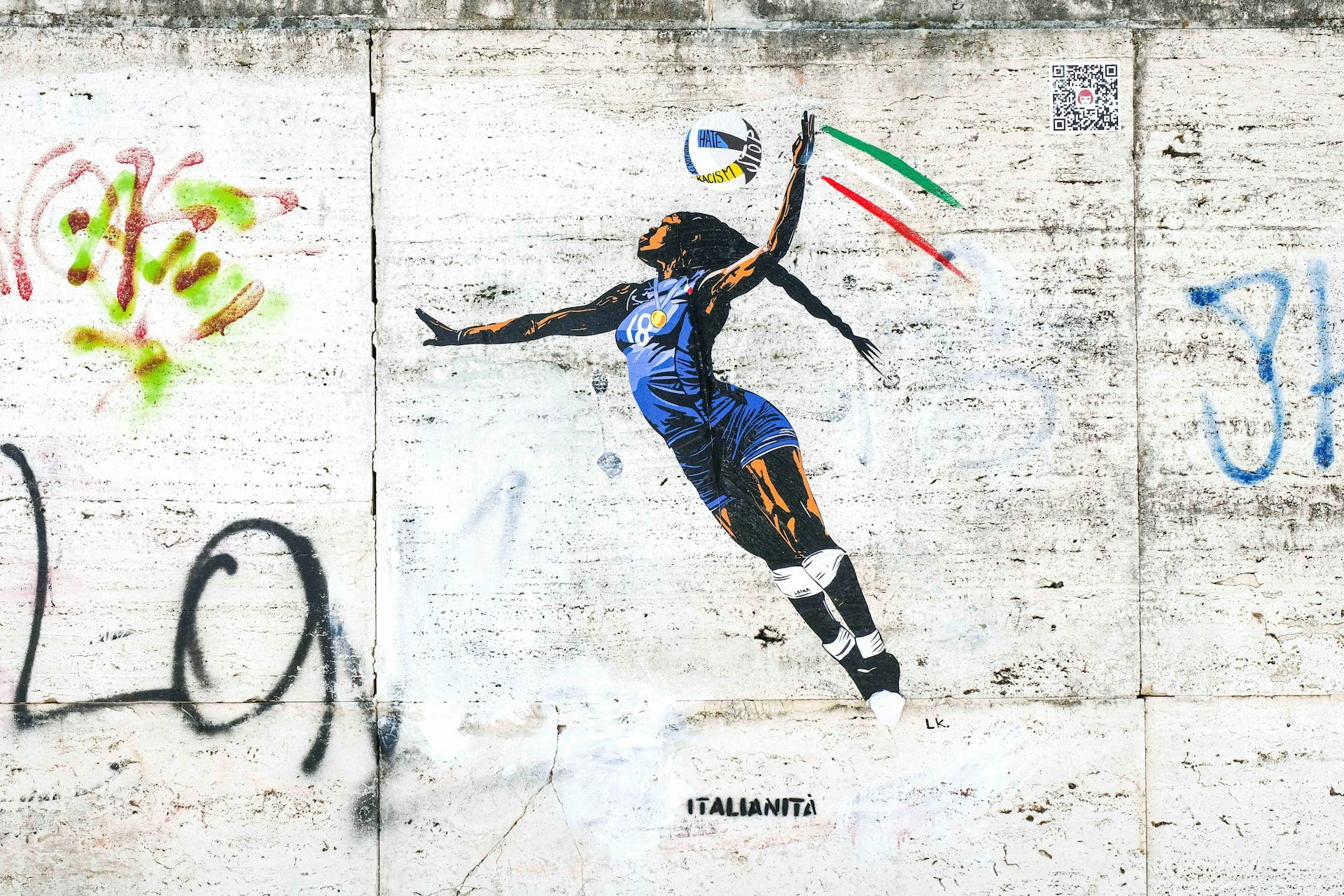 A grafitti mural of Paola Egonu playing volleyball.