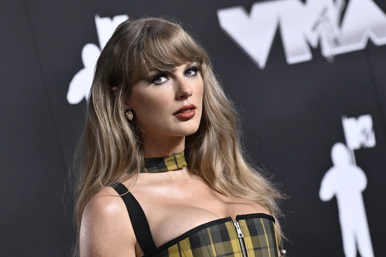 Taylor Swift on a red carpet