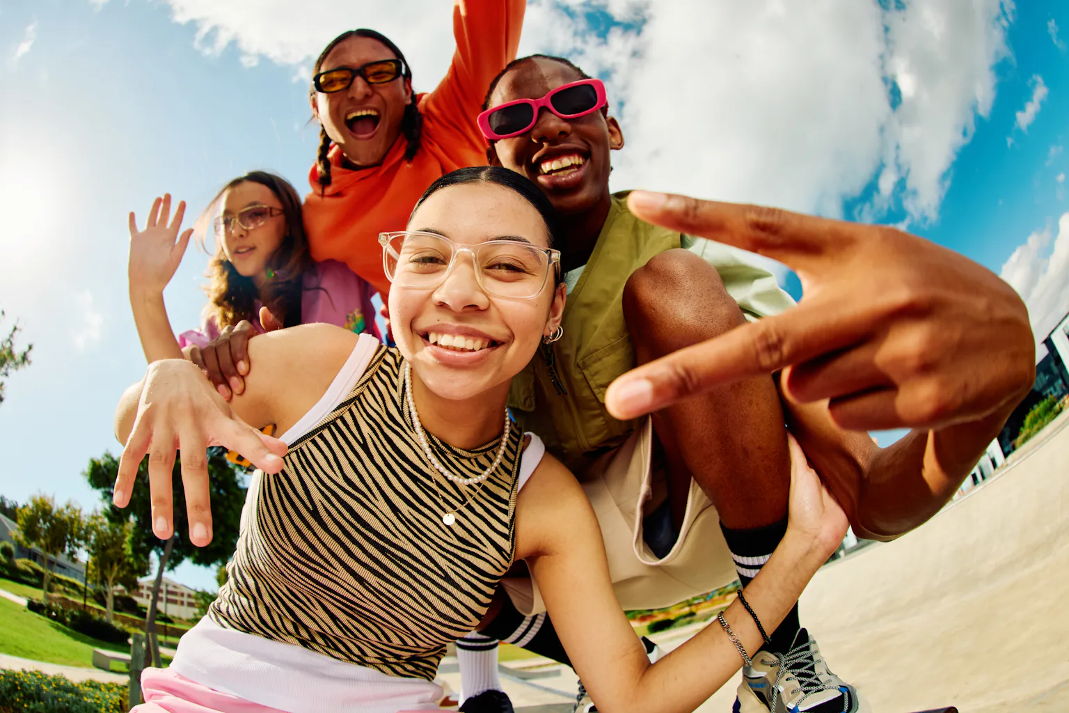 Clique Group When and why do girls start forming cliques?