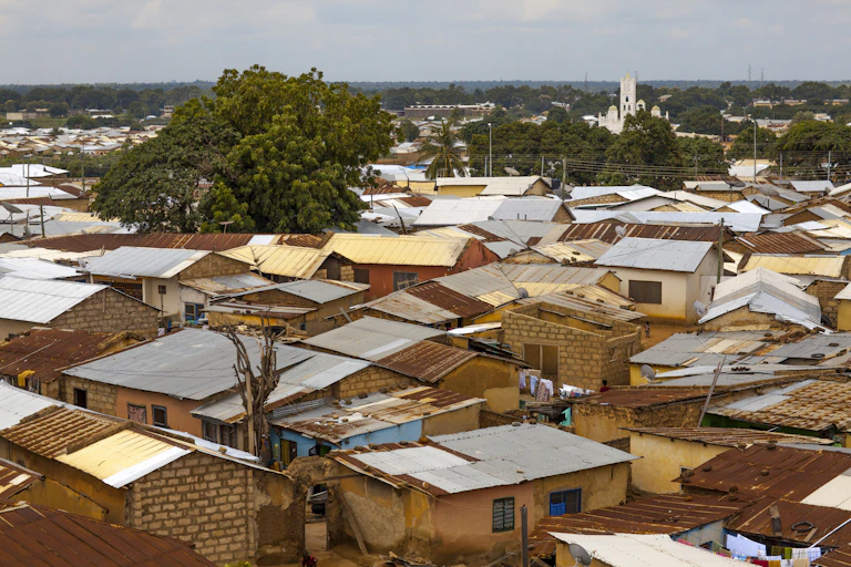 Dense settlement of small buildings