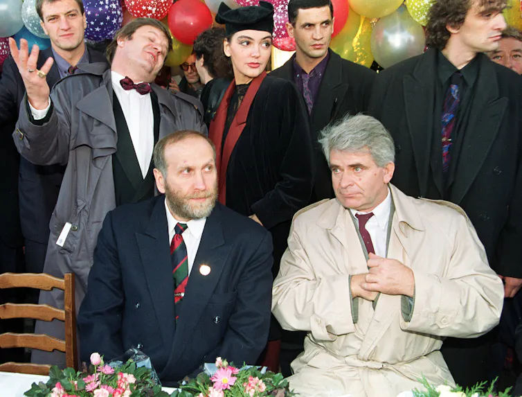 Bobby Fischer and Boris Spassky at a press conference after a rematch in Belgrade in November 1992.