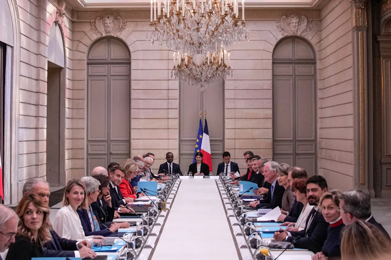 Le premier conseil des ministres du gouvernement Barnier, le 23 septembre 2024, à l'Elysée.