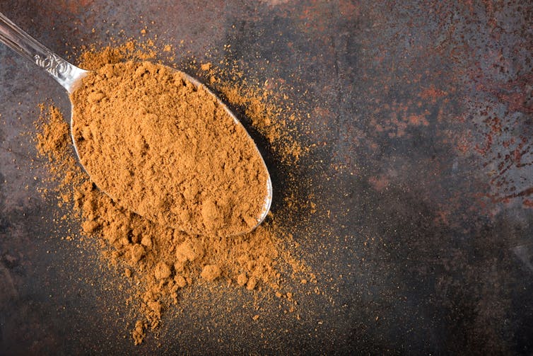 Spoon of cinnamon
