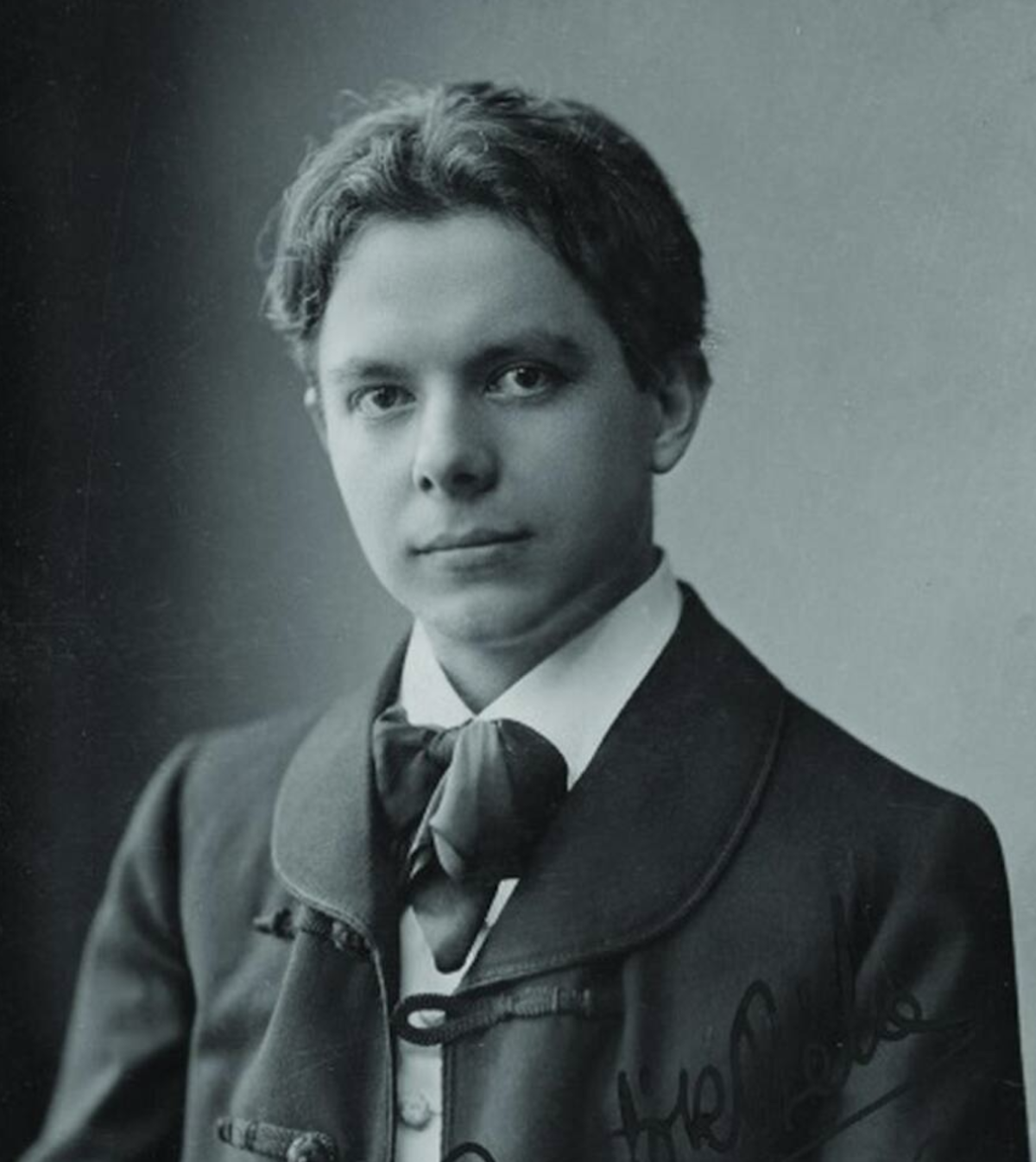 Béla Bartók: pioneering Hungarian composer who fused folk melodies with Béla Bartók: pioneering Hungarian composer who fused folk melodies with