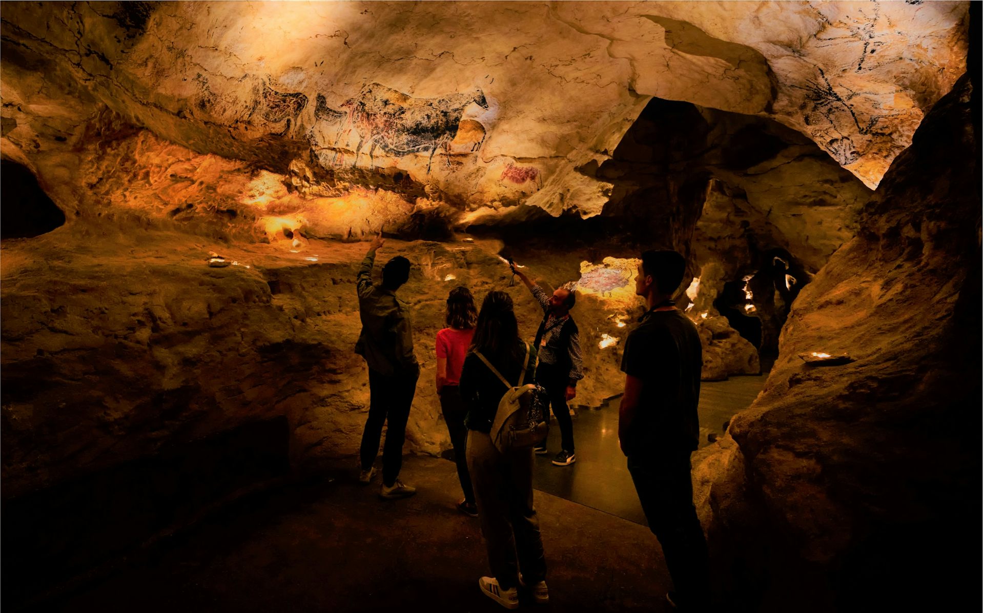 grotte et visiteurs