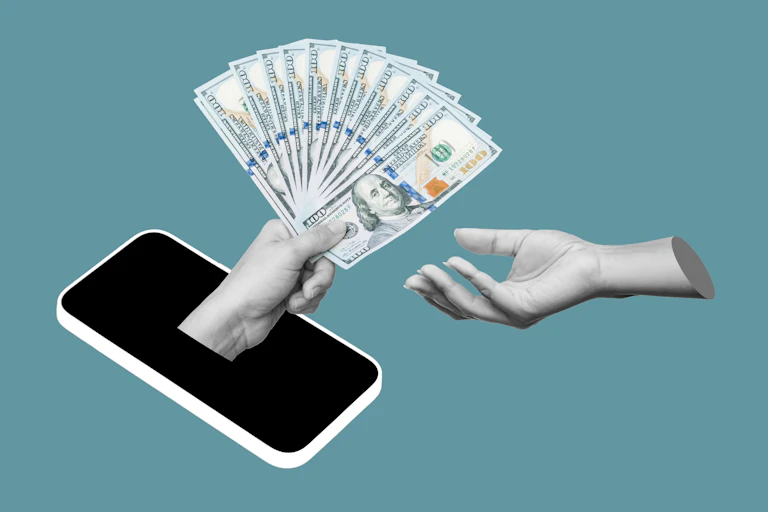 Montage d'un téléphone duquel sort une main tenant des billets de banque ; une autre main est tendue pour les saisir.