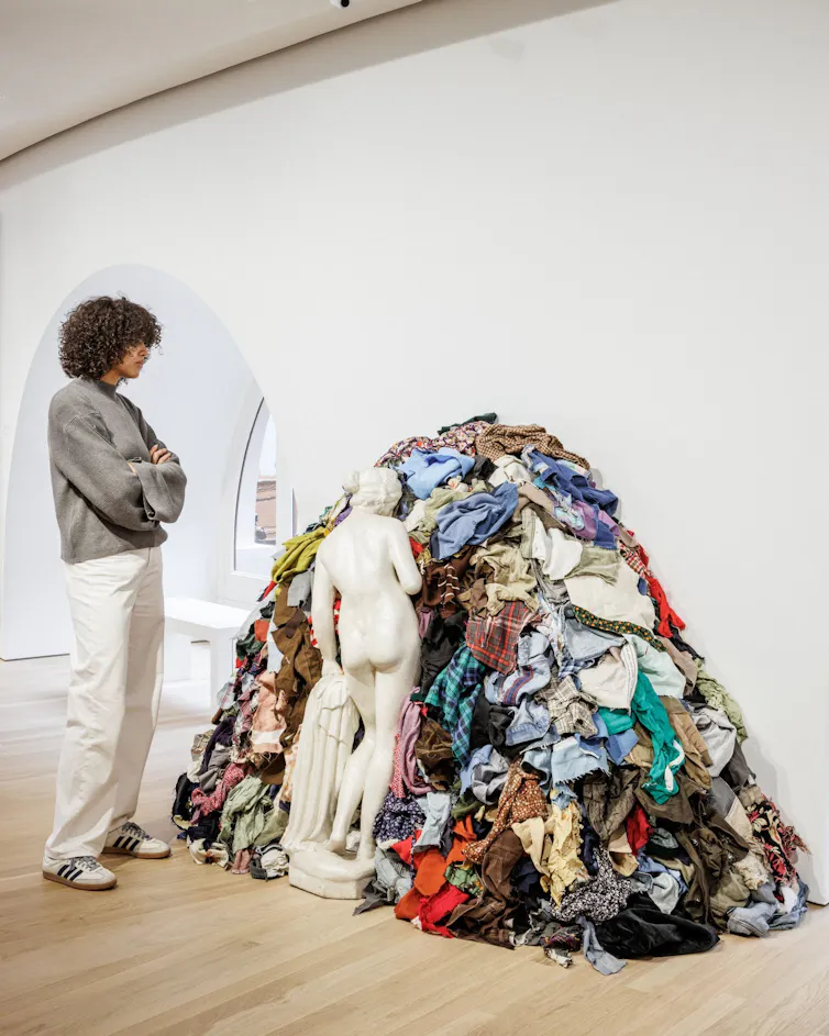 Vue de l’exposition « Arte Povera », Bourse de Commerce