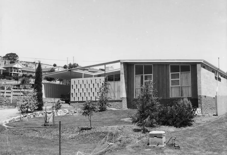 Black and white photo of a house built from plans by Small Homes Service of South Australia in 1959.