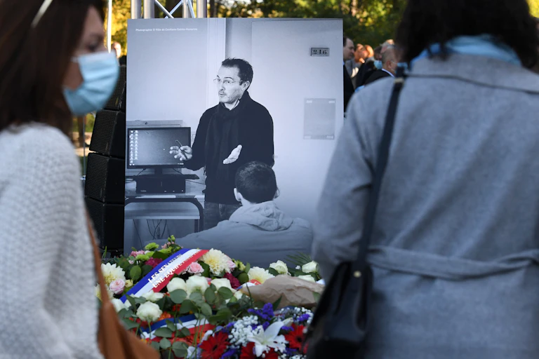 Une cérémonie d'hommage à Samuel Paty à Eragny-sur-Oise (95), le 16 octobre 2021