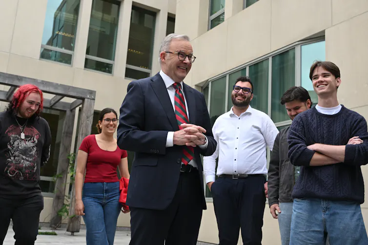 Prime Minister Anthony Albanese talks to young people at Parliament House.