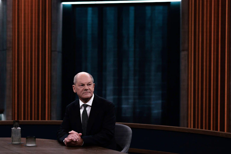 Olaf Scholz in a TV studio