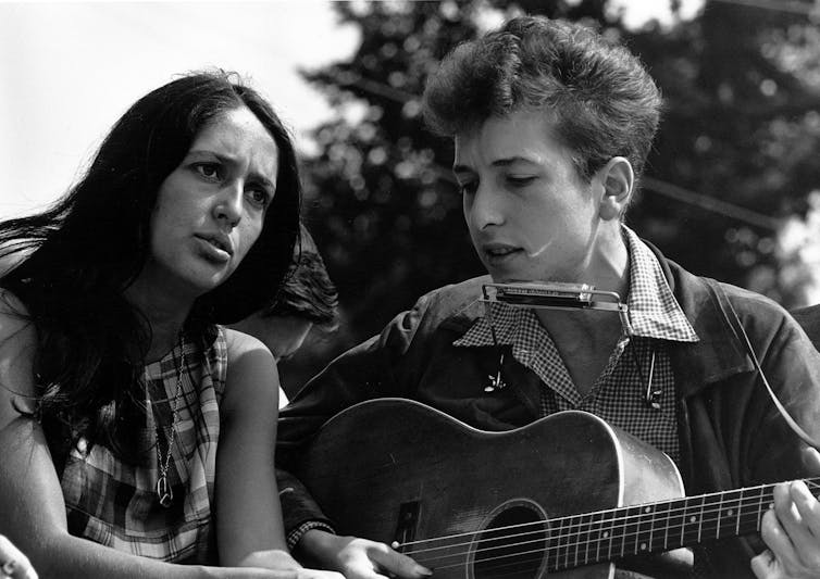 Dylan and Joan Baez singing