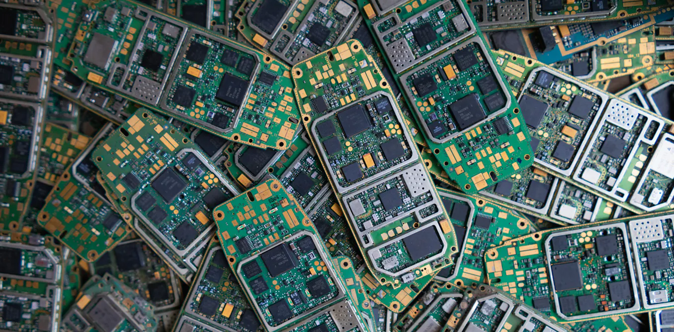 UK Households Hoard 880 Million Unused Tech Items