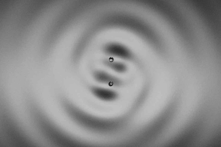 Rebounding droplets