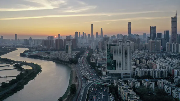 Skyline de la ville de Schenzhen composée de gratte-ciels