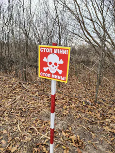 A skull and crossbones sign.