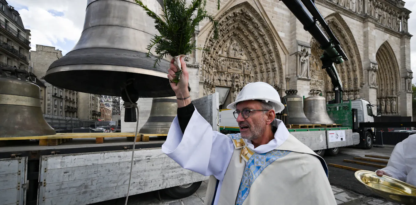 Bénédiction des cloches de Notre-Dame : une tradition qui remonte au Moyen-Âge Bénédiction des cloches de Notre-Dame : une tradition qui remonte au Moyen-Âge