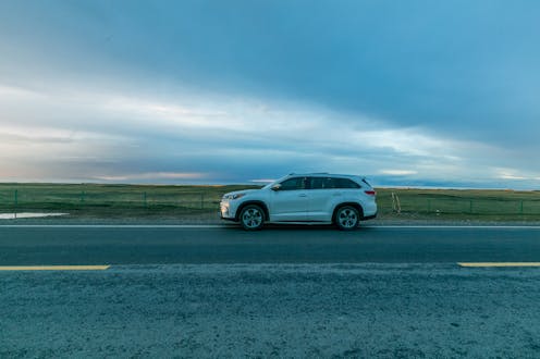 Cars in Australian cities are emitting less – but in the regions exhaust emissions are growing