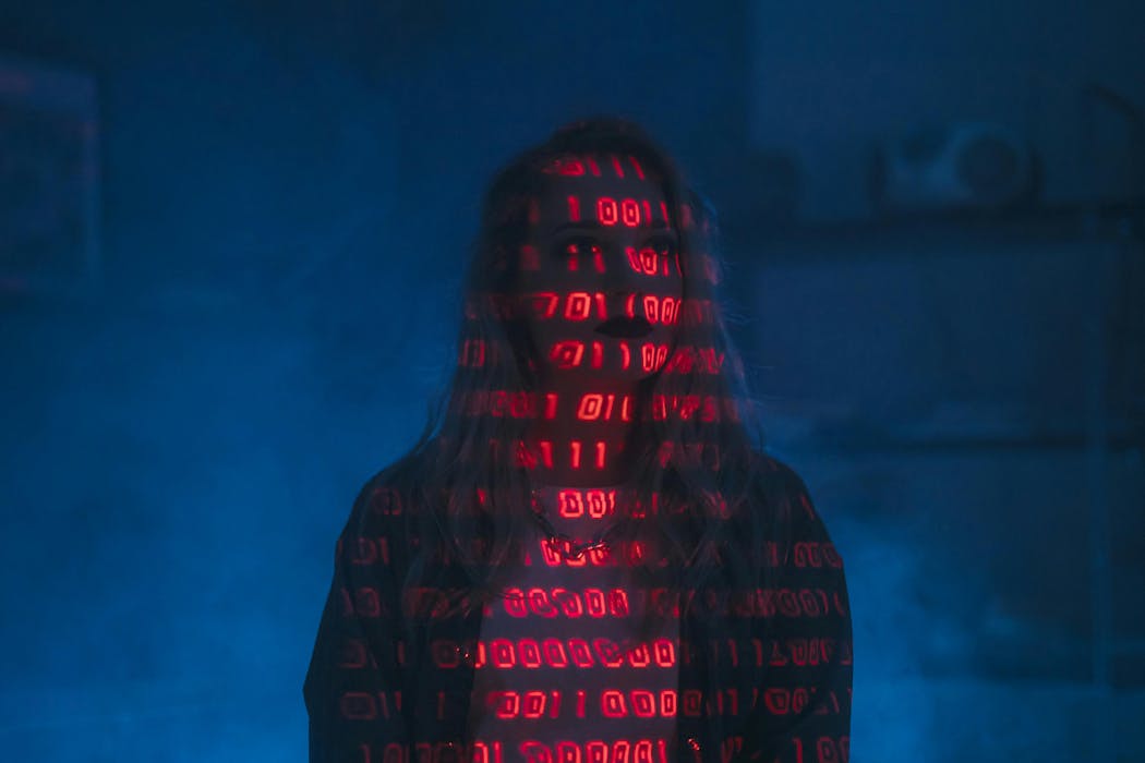 How can you stay safe from cyber attacks? Here are 2 simple checklists from experts