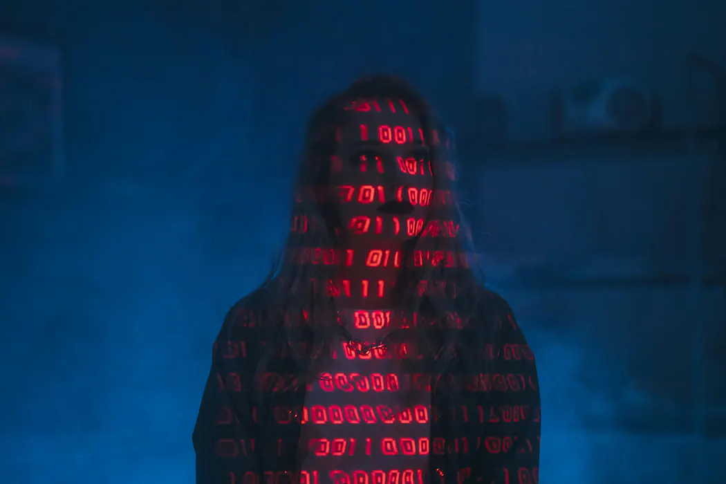 How can you stay safe from cyber attacks? Here are 2 simple checklists from experts