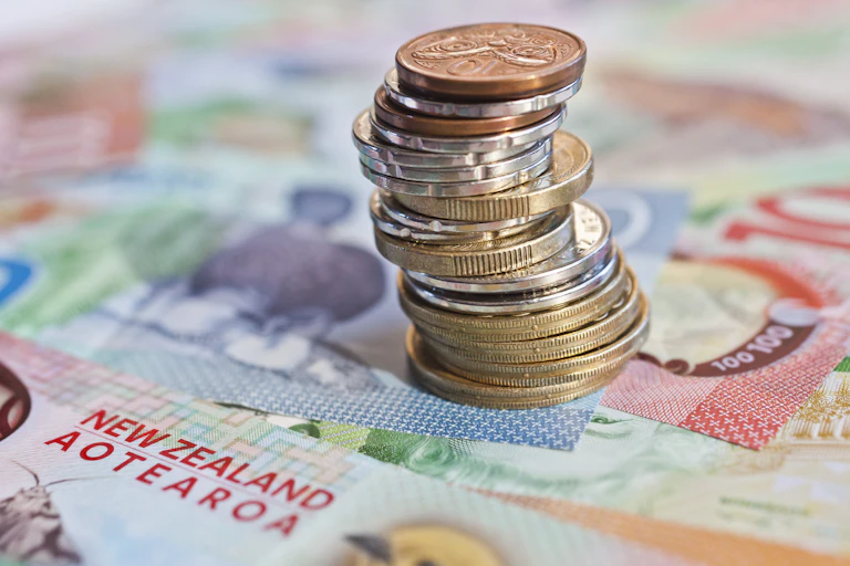 New Zealand currency, notes and coins