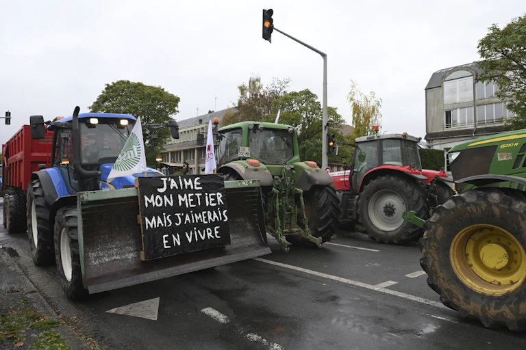 Tractores en una protesta contra el acuerdo comercial UE-Mercosur en Francia
