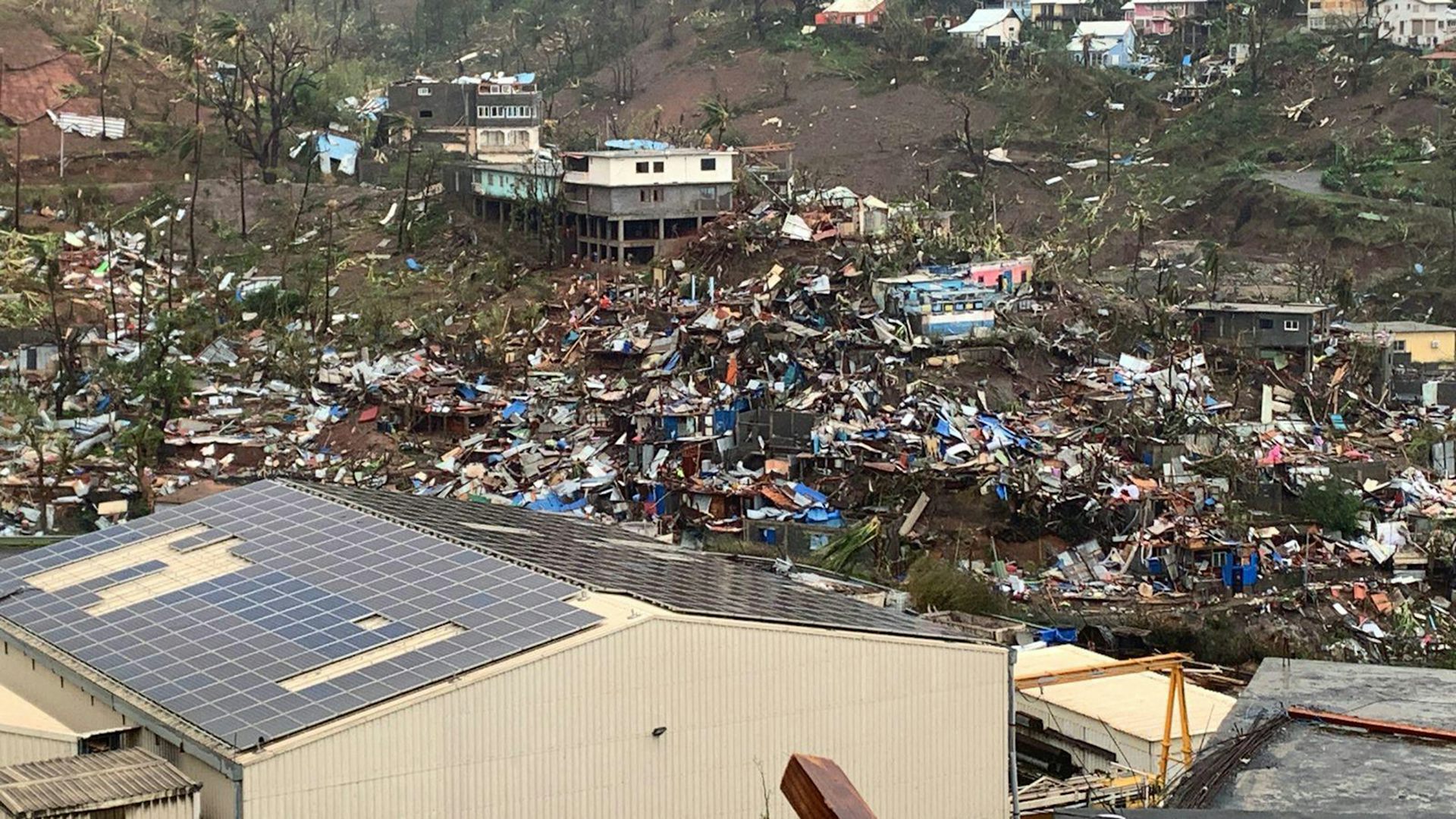 Mayotte : les politiques d’exclusion ont-elles alourdi le bilan du cyclone ?