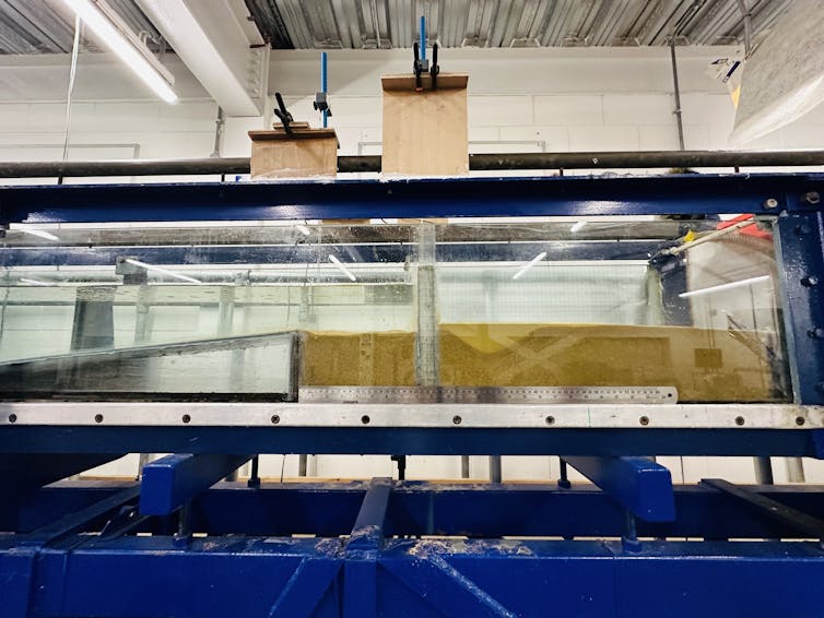 Sand and water machine in a lab.