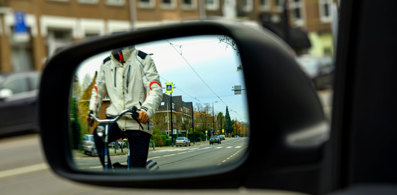 ‘Sorry mate, I didn’t see you’: when drivers look but don’t see cyclists on the road