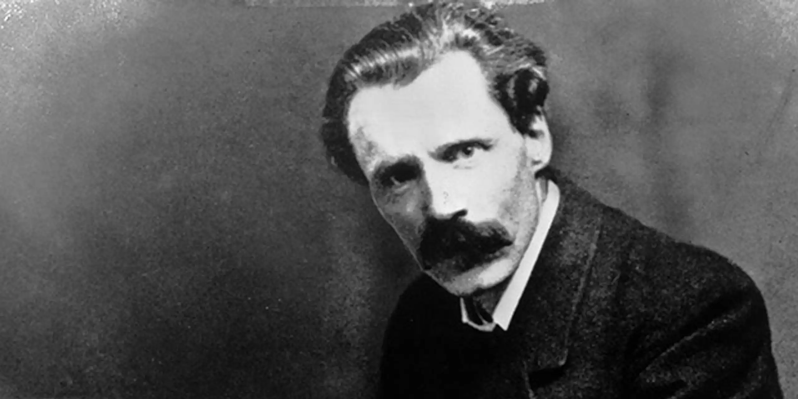 A photo of George Gissing in the 1890s.