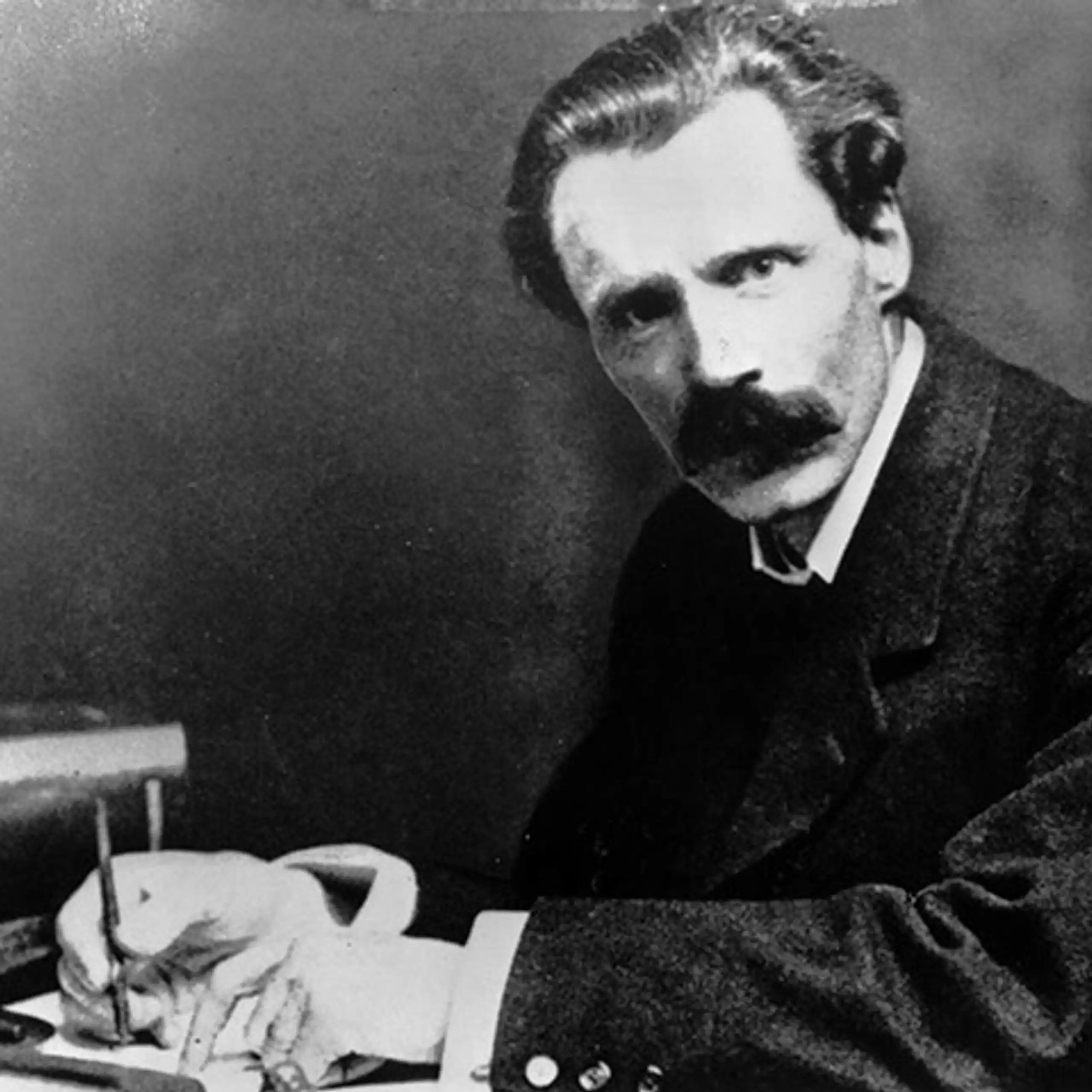 A photo of George Gissing in the 1890s.