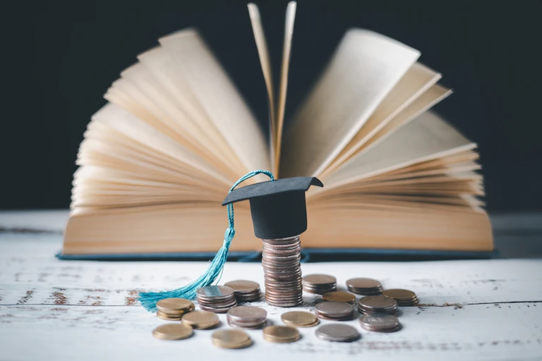 Pièces et livre