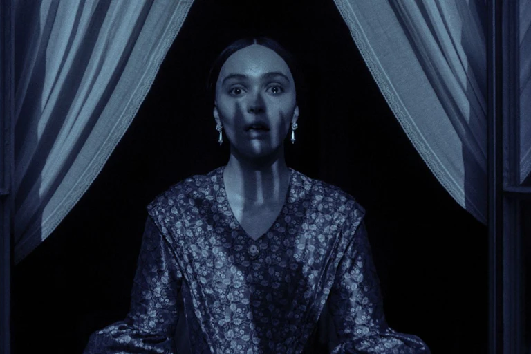 Ellen Hutter with the shadow of Nosferatu's hand on her
