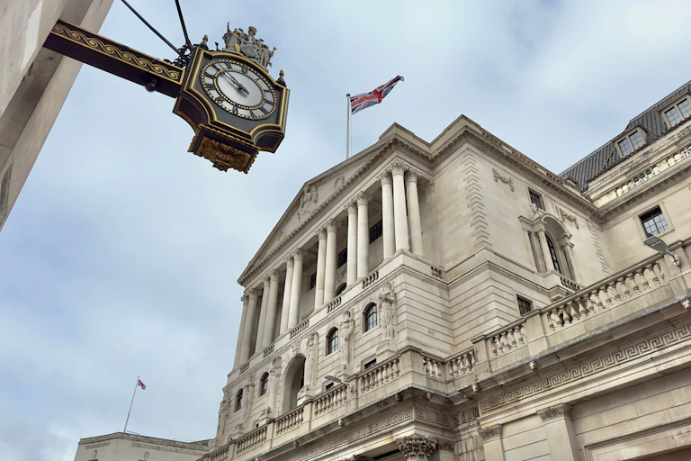 exterior shot of bank of england building