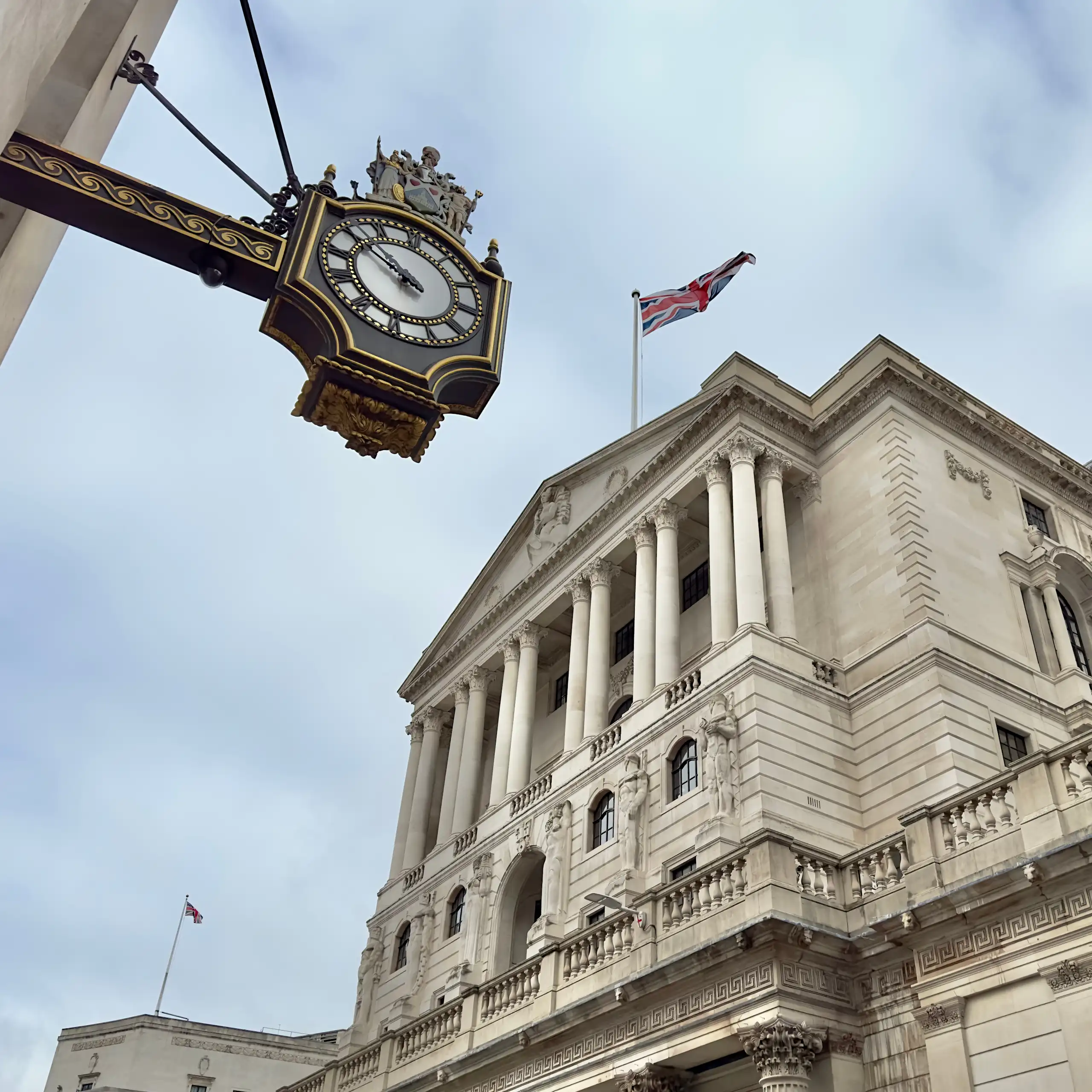 exterior shot of bank of england building