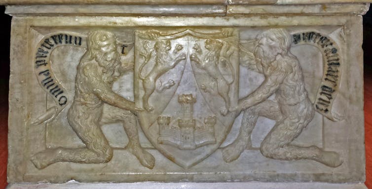 The name of the game of Aldonze de Mendosis, which is reflected in artwork 1 The coat of arms of Marija Enrikez (Duchess of the Duchess from Arjone) in the Tomb of Aldonse de Mendoza.