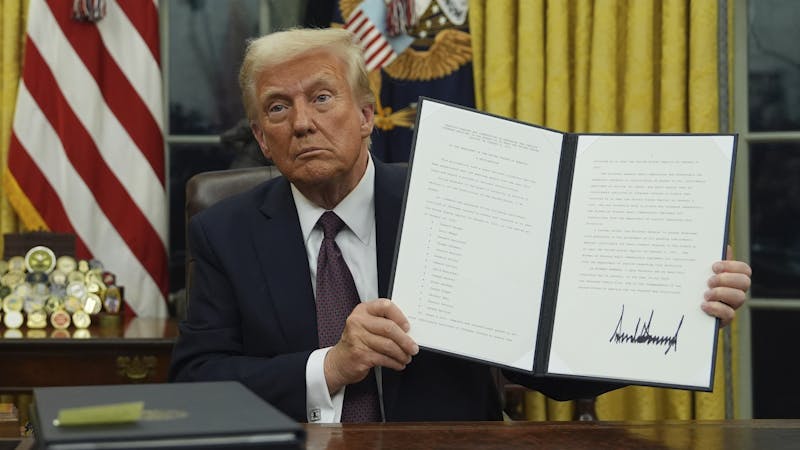 Las primeras órdenes de Trump en su segunda presidencia son una muestra teatral de su poder Las primeras órdenes de Trump en su segunda presidencia son una muestra teatral de su poder