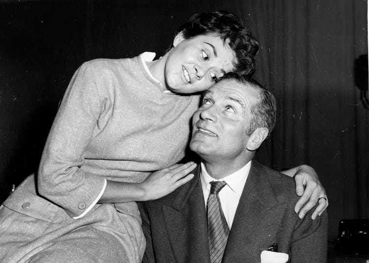 Joan Plowright and Laurence Olivier rehearsing for The Entertainer in 1960.