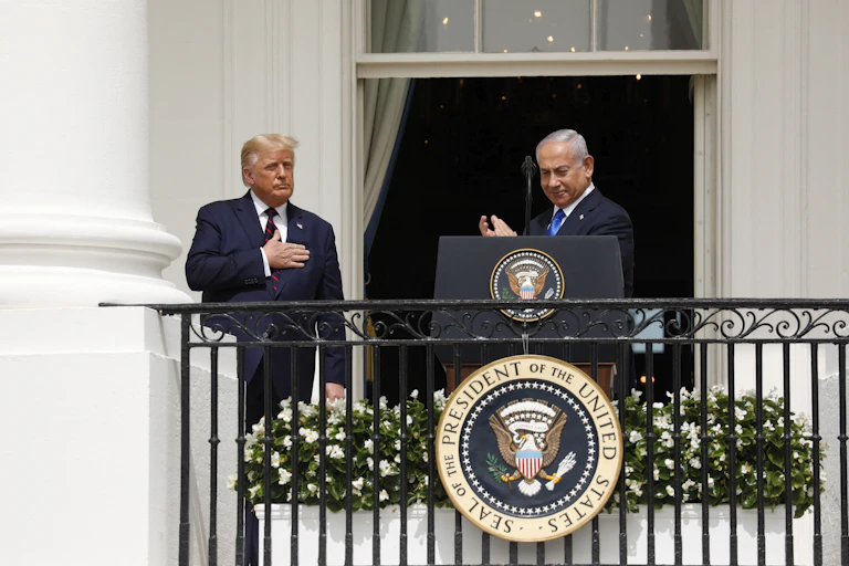 Donald Trump and Benjamin Netanyahu on the blacony of the White House, September 2020.