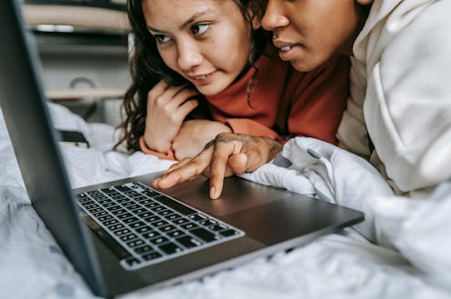 Looking for a sperm donor online? 4 things to think about first