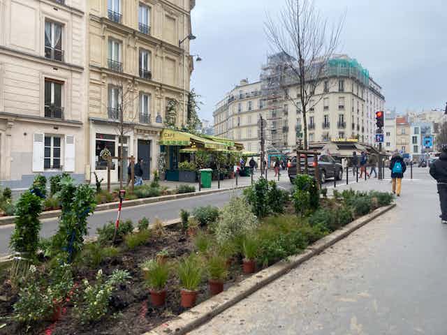 « Zéro artificialisation nette » : combien coûte vraiment la renaturation des sols urbains ?