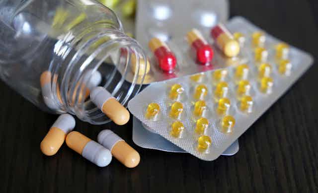 A variety of pills of unknown brands.