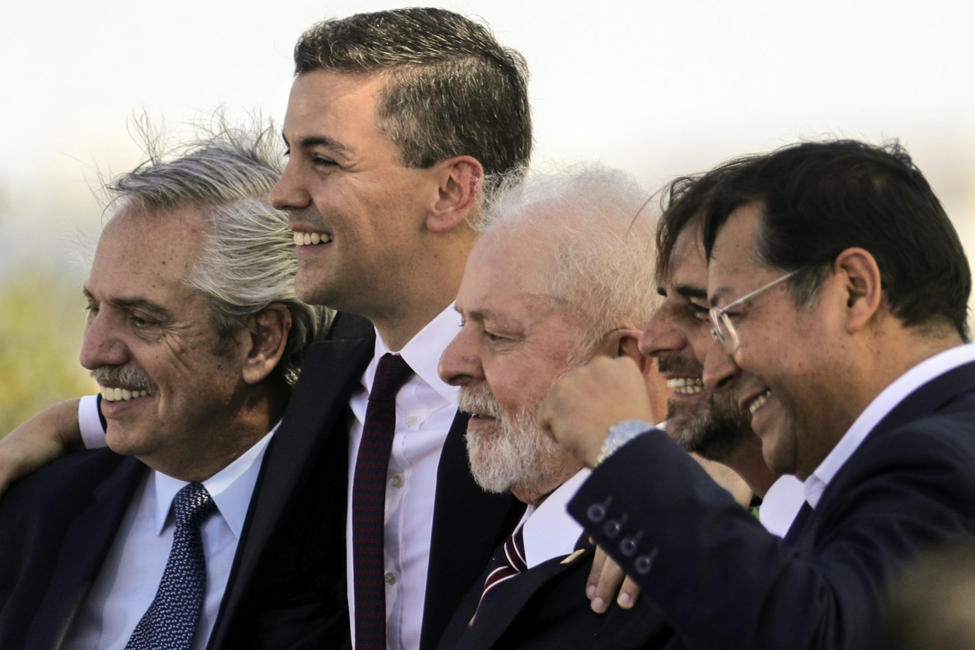 The leaders of Argentina, Brazil, Paraguay, Uruguay and Bolivia standing next to each other.